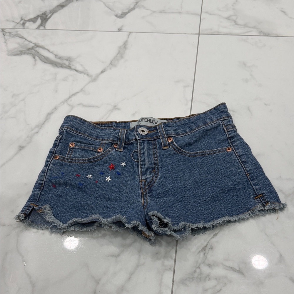 $$ Levi’s size 3 Jean shorts USA